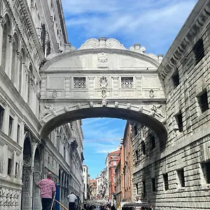 Ca' Ai Sospiri Appartement